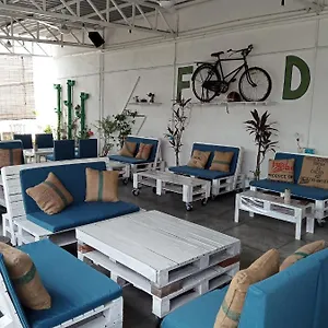 Hostel Birdnest Guesthouse, Gaia Rooftop Cafe 